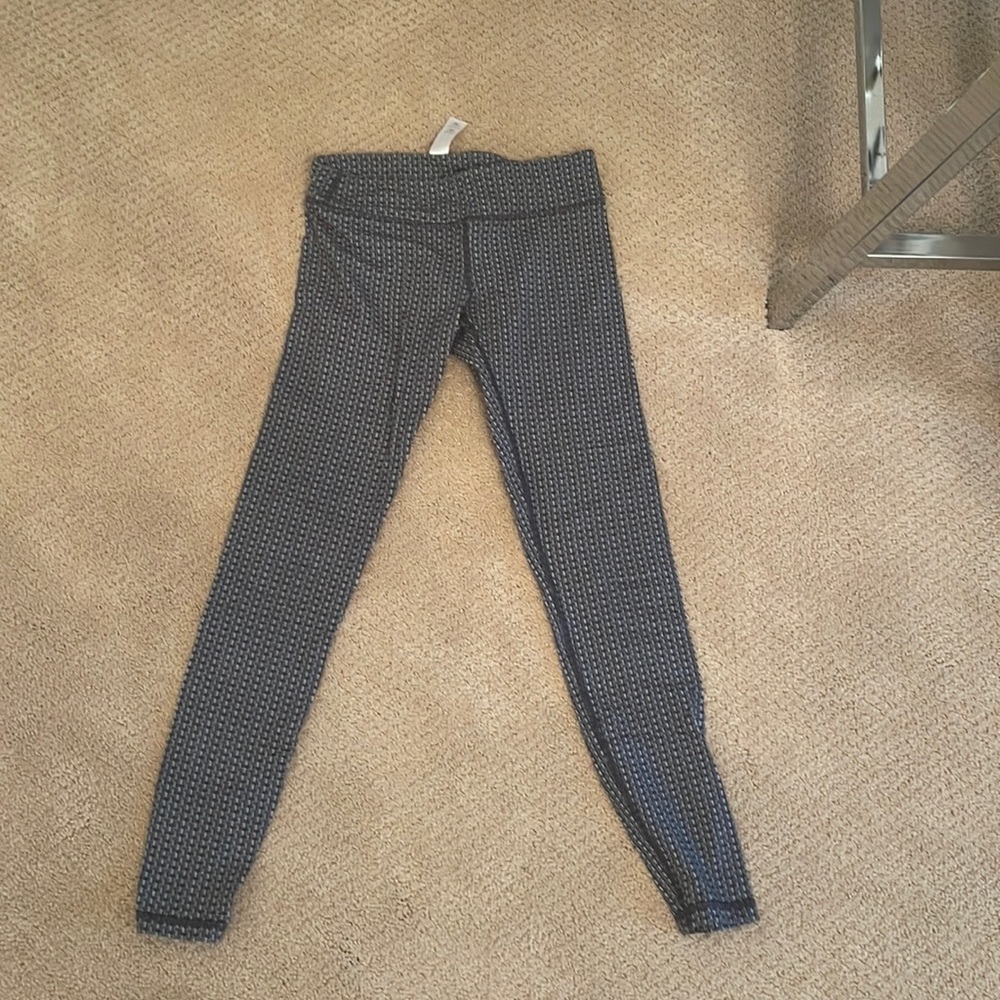 ivivva grey patterned leggings